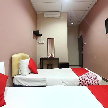 โอโย 89588 เดสตินี ริเวอร์ไซด์ โฮเต็ล Hotel โกตาบารู ภายนอก รูปภาพ