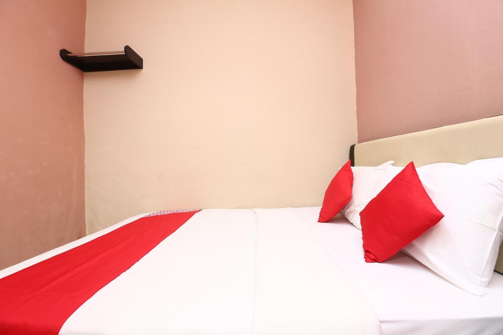 โอโย 89588 เดสตินี ริเวอร์ไซด์ โฮเต็ล Hotel โกตาบารู ภายนอก รูปภาพ
