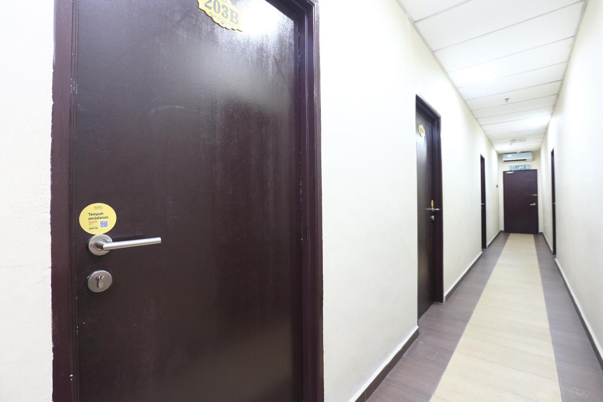 โอโย 89588 เดสตินี ริเวอร์ไซด์ โฮเต็ล Hotel โกตาบารู ภายนอก รูปภาพ