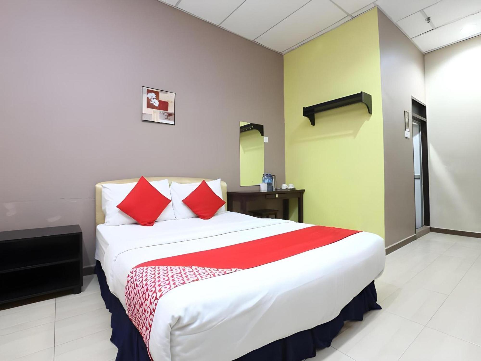 โอโย 89588 เดสตินี ริเวอร์ไซด์ โฮเต็ล Hotel โกตาบารู ภายนอก รูปภาพ