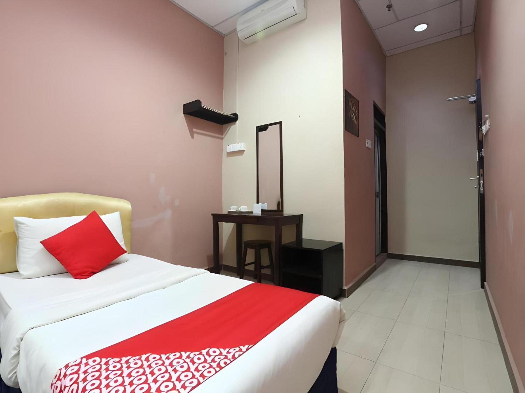 โอโย 89588 เดสตินี ริเวอร์ไซด์ โฮเต็ล Hotel โกตาบารู ภายนอก รูปภาพ