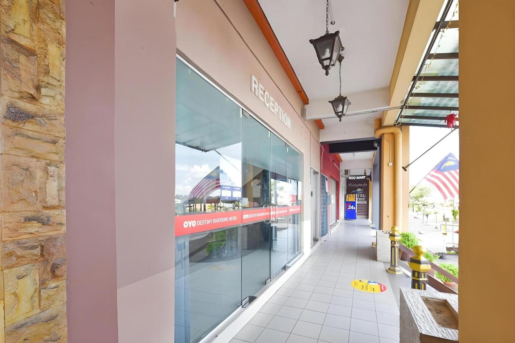 โอโย 89588 เดสตินี ริเวอร์ไซด์ โฮเต็ล Hotel โกตาบารู ภายนอก รูปภาพ